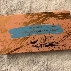 Contour kit, new never used, three colors